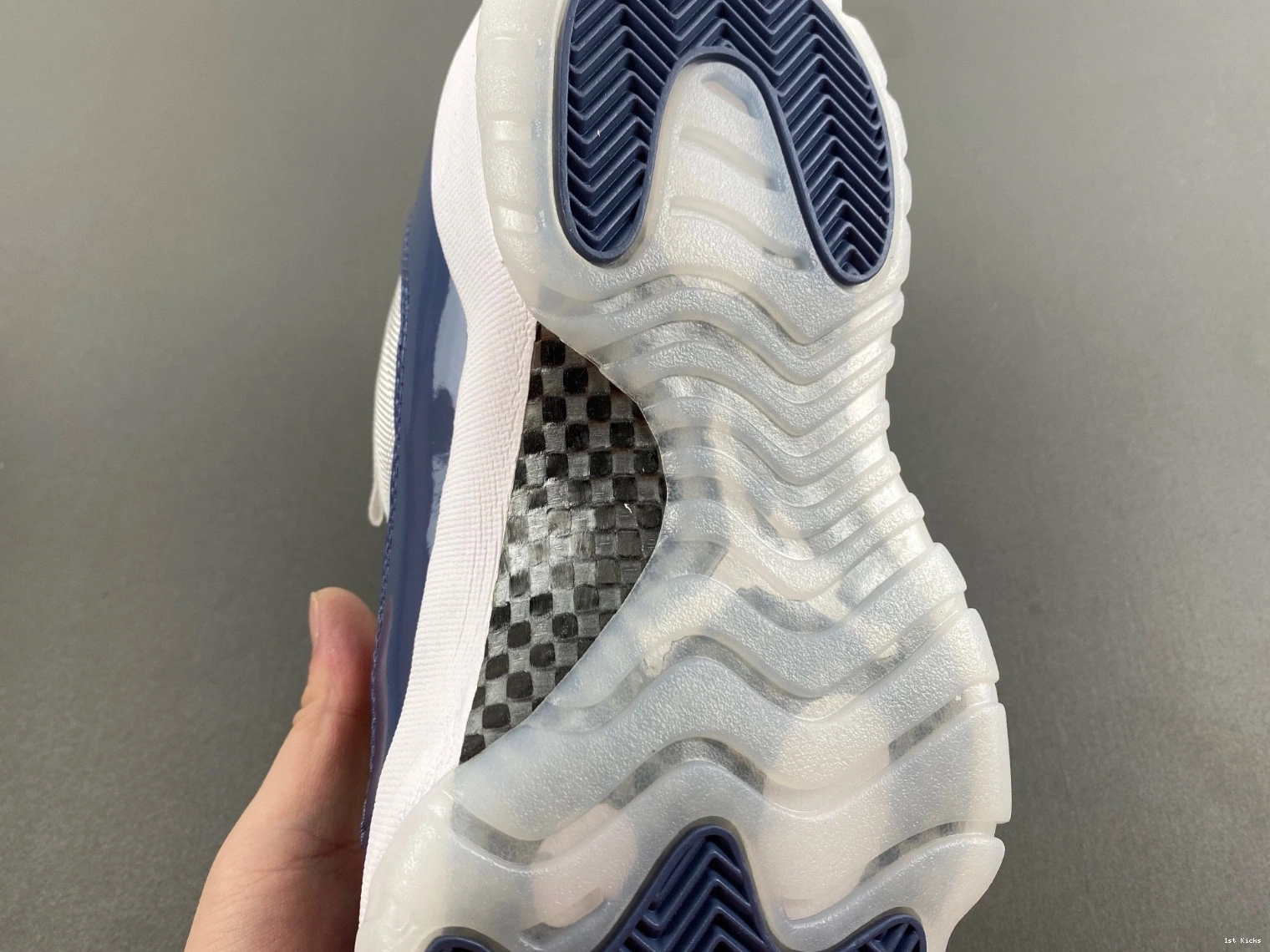 Air Jordan White  Low 11 Midnight Navy Retro FV5104-104 0108